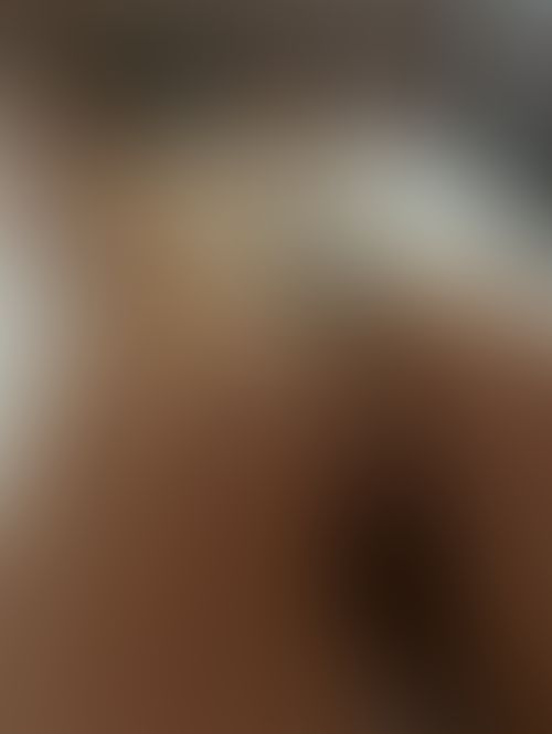Imagem 1 de 1 - Amo massagem relaxante com óleos , pensa em mim assim, tá ?!  Foquei no bumbum porque sei que você gosta 🔥}