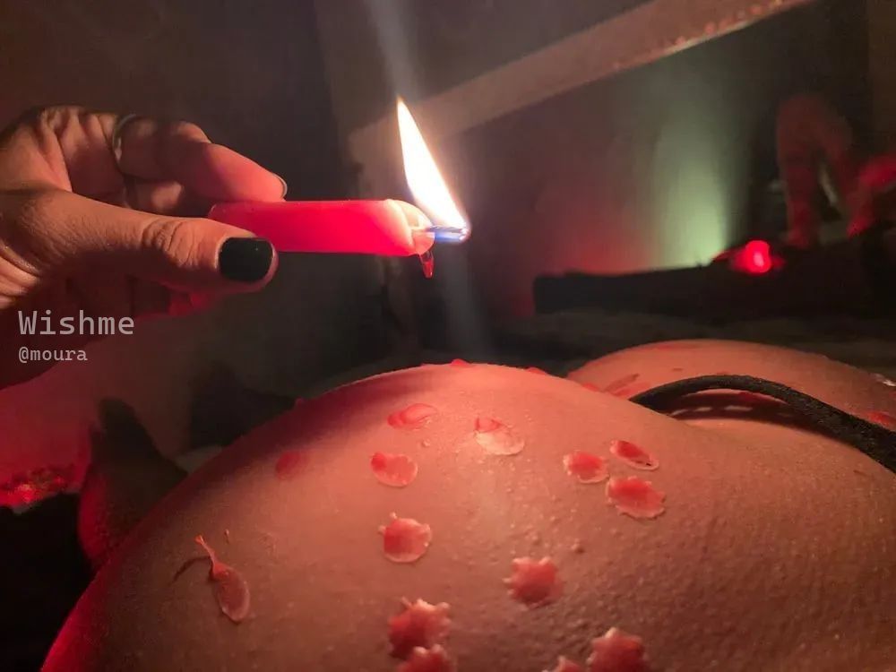 Imagem 2 de 2 - Noite especialmente deliciosa com a gata!
Com direito a wax places, bdsm, shushi…❤️‍🔥}