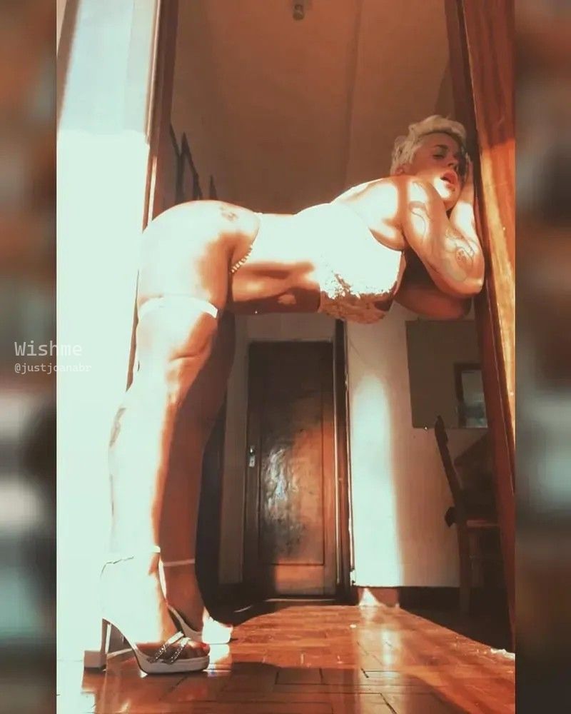 Imagem 2 de 9 - Olha que lingerie mais linda, imagina no chão?😅}
