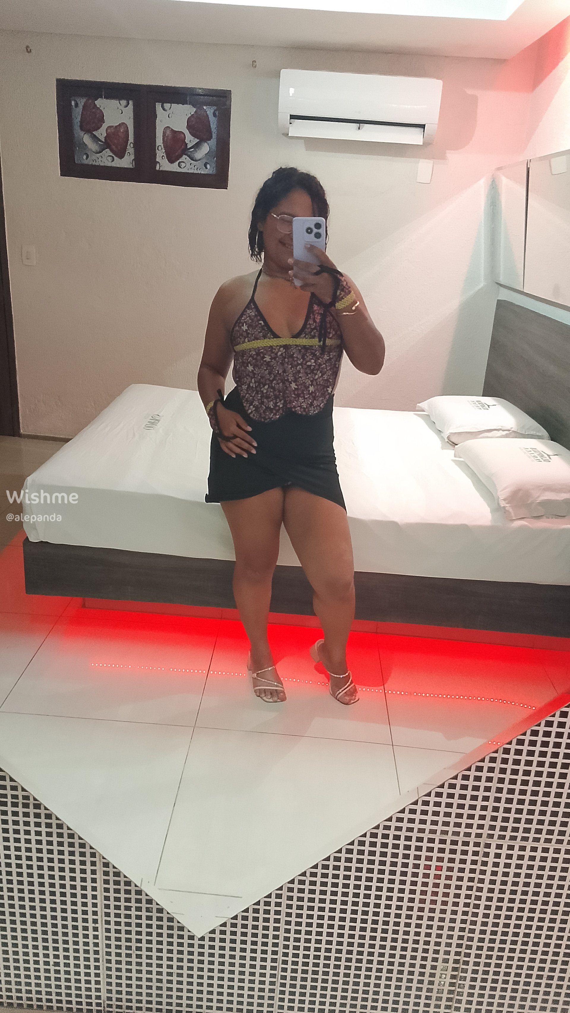 Imagem 1 de 2 - Uma gueixa gata e gostosa passando na sua telinha...}