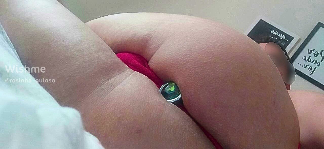 Imagem 1 de 1 - Adoro ficar com o plug bem enfiado no meu cuzinho me deixa cheio de tesao🔥}