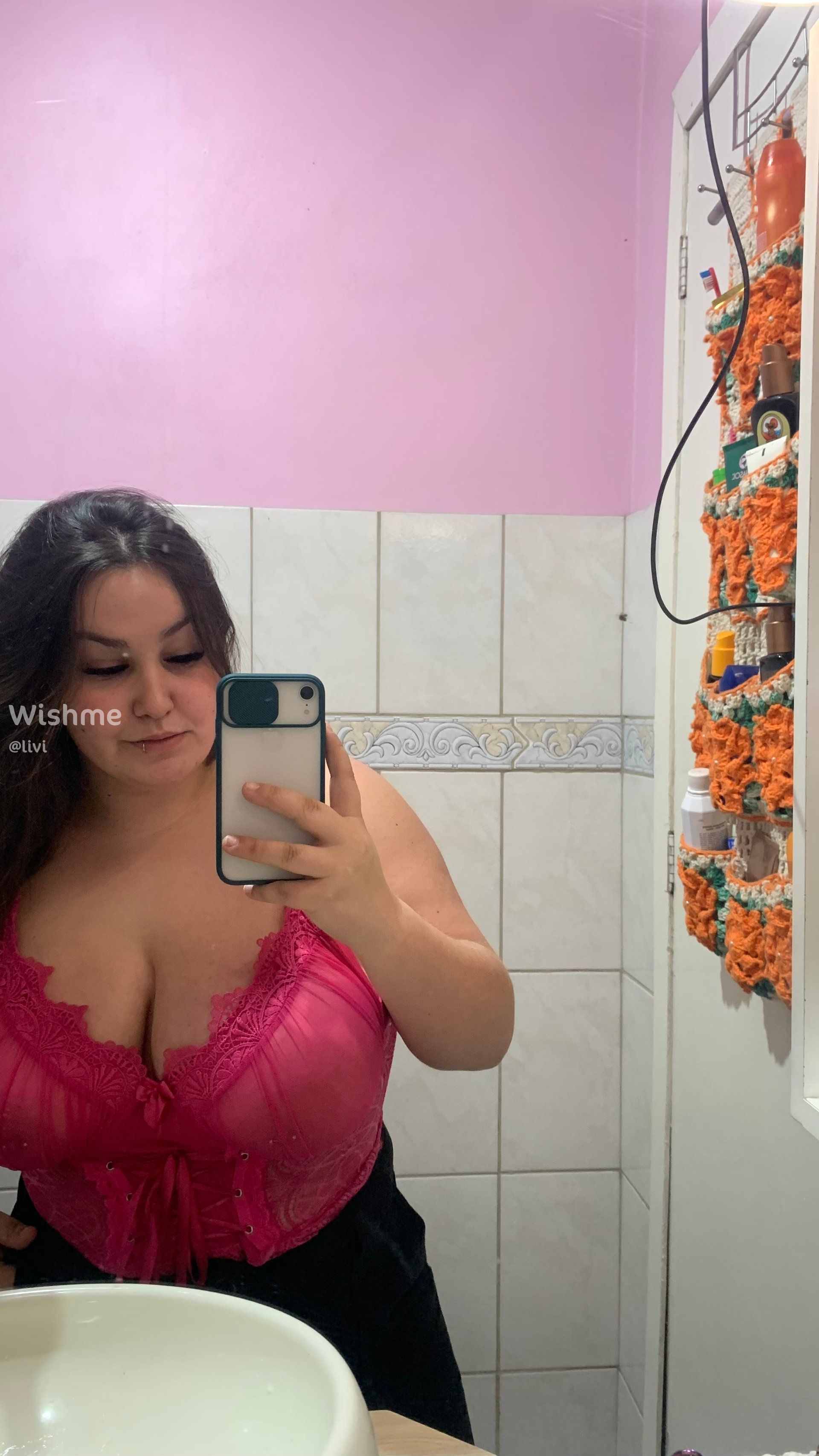 Imagem 1 de 2 - Chamada de vídeo gratuita para quem assinar meu perfil esse mês!! Bora ver essa putinha gozando na chamada de vídeo… 🔥🔥🔥}