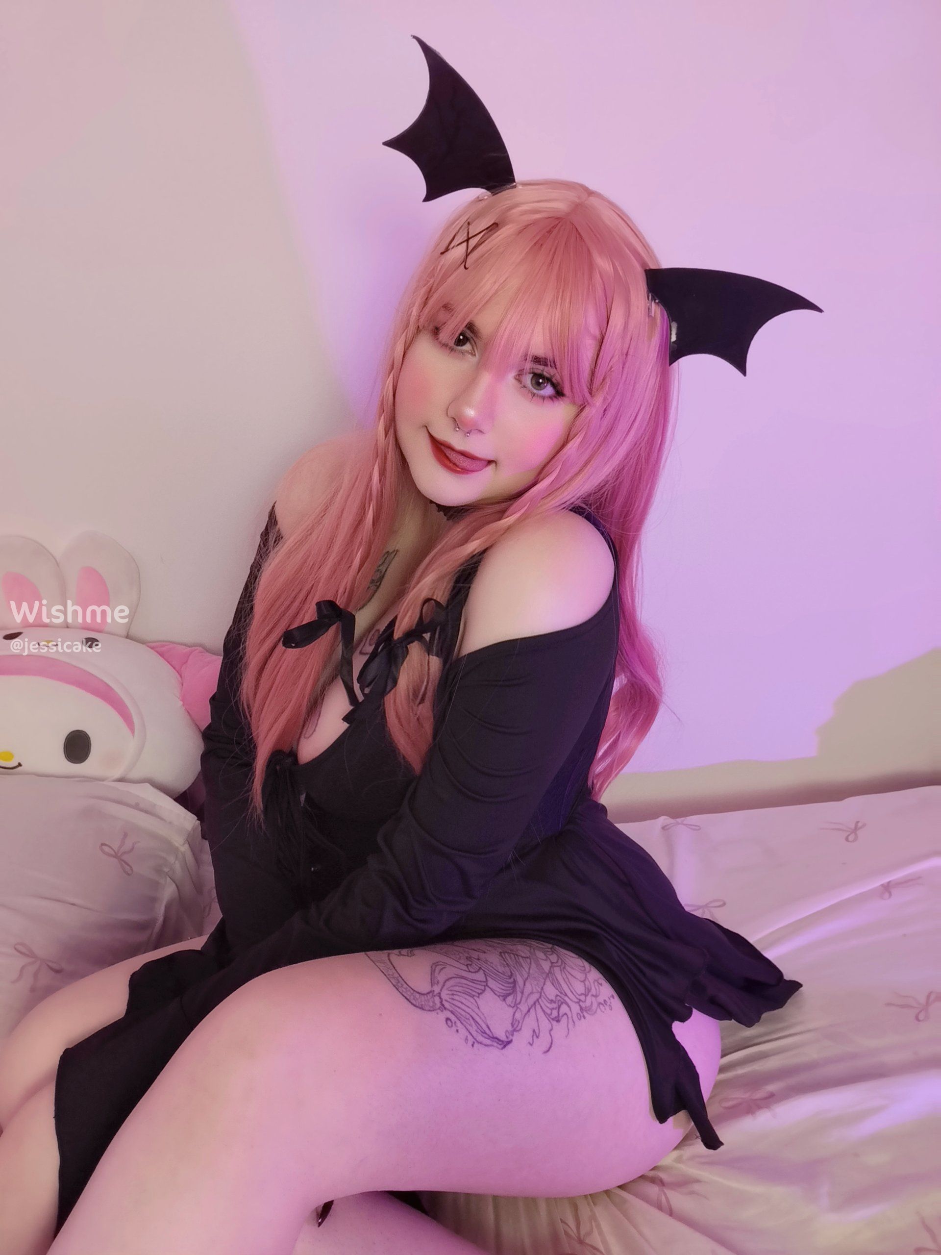 Imagem 1 de 1 - Nem parece que acabei de postar uma foto do meu rabão desse mesmo ensaio 😈🔥}