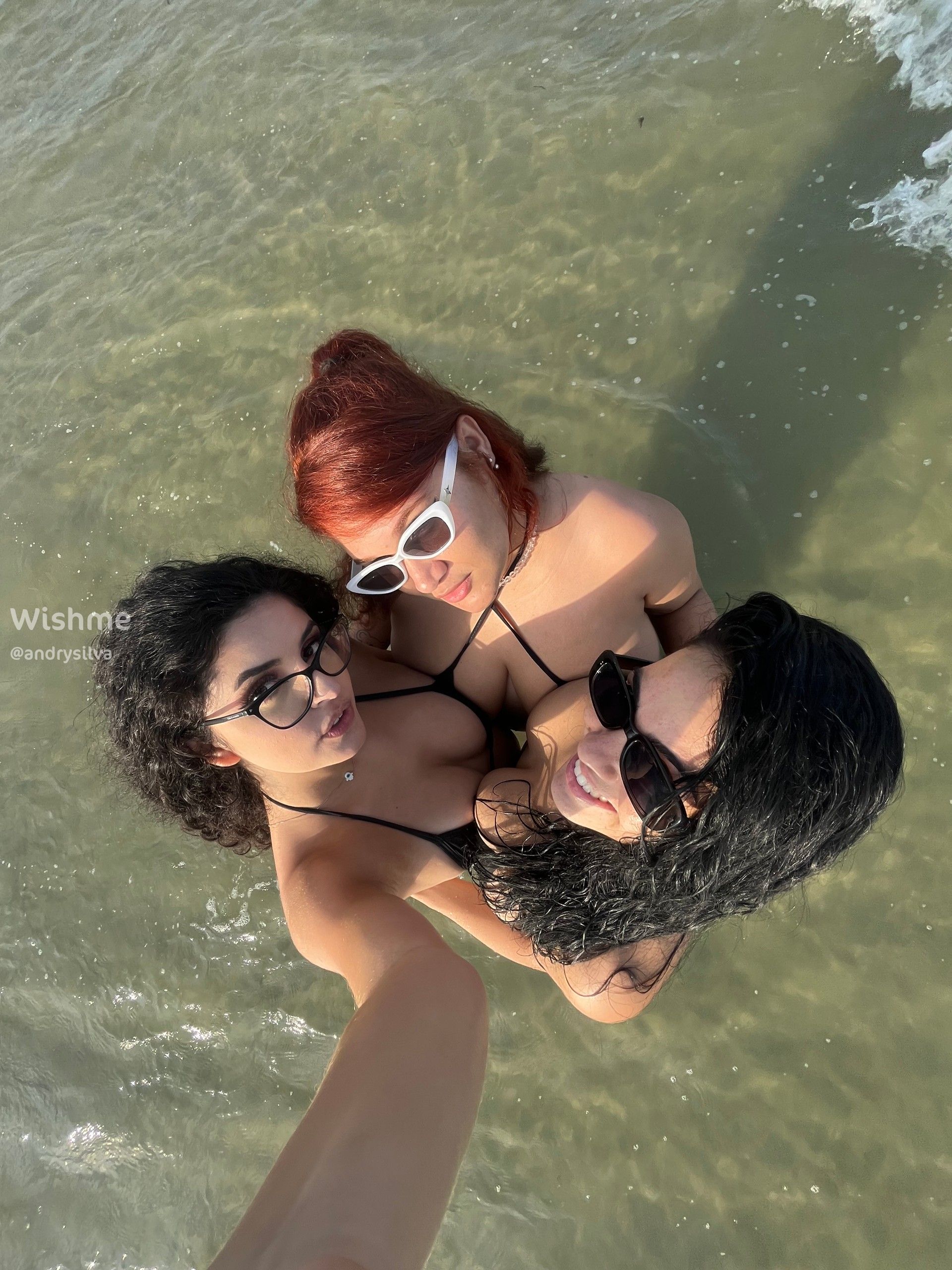 Imagem 1 de 1 - Eu e minhas amiguinhas 😈🔥}