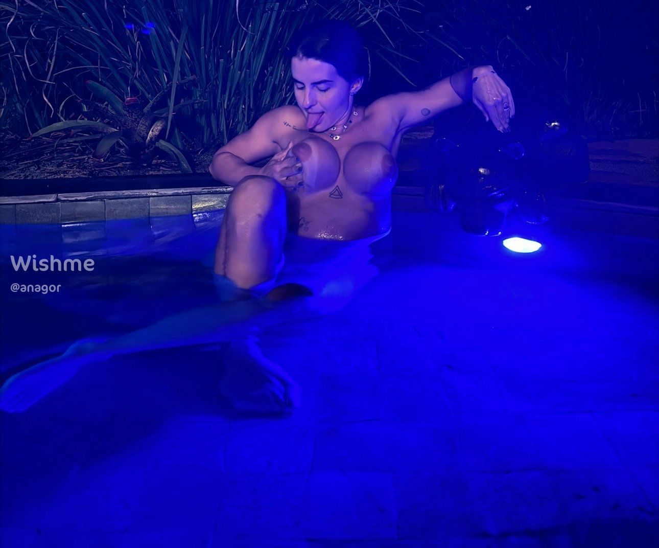 Imagem 1 de 1 - Mamar esse peito gostoso}